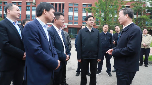 科技立企 | 贵州省政协主席赵永清寄语金宝慱亚洲体育：坚定科技创新，助力企业做大做强