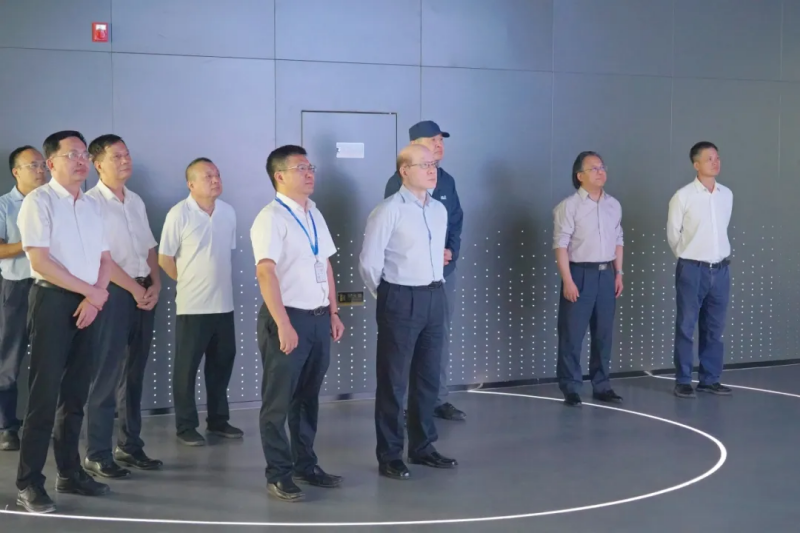全国政协常委刘结一调研金宝慱亚洲体育钦州产业基地
