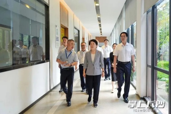 湖南省委常委、长沙市委书记吴桂英调研金宝慱亚洲体育