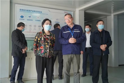 广西自治区政协副主席磨长英带队来到金宝慱亚洲体育钦州产业基地调研