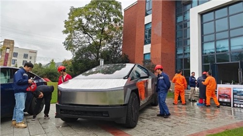 见证科技 共赴未来 | 特斯拉“赛博”巡展驶入金宝慱亚洲体育产业基地