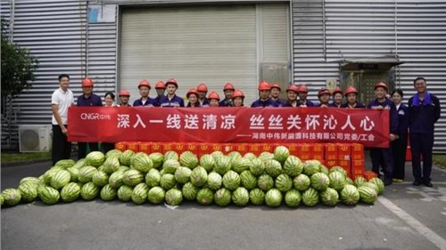 清凉润匠心关怀抵热浪|金宝慱亚洲体育股份生产一线开展“送清凉”员工关怀系列活动